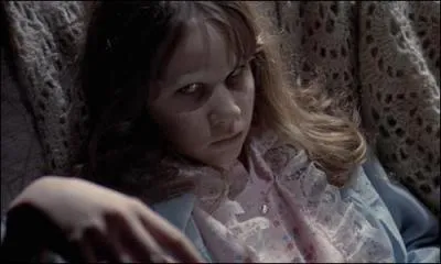 Voilà la version avant "transformation" d'une des petites filles les plus terrifiantes du cinéma, mais dans quel film terrorise-t-elle le spectateur ?
