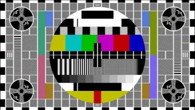 En quelle année peut-on assister à la première démonstration de télévision en couleur ?