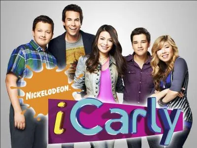 Quel âge a Spencer, le grand frère de Carly ?
