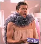 Mathias fait croire que la maison de Violetta est hantée.