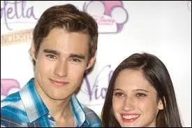 Francesca est amoureuse de Léon. (Dans la saison 1 et 2)