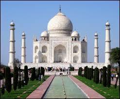 Où se trouve le Taj Mahal ?