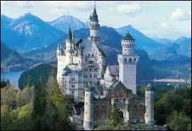 Où se trouve le château de Neuschwanstein ?