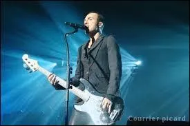 De quel instrument ne joue-t-il pas ?