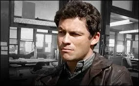 Dans la série The Wire, quel acteur incarne le personnage de Jimmy McNulty ?