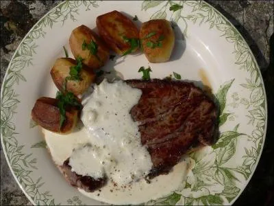 Agrandissez la photo pour me dire quel est l'accompagnement de ce filet de boeuf ?