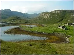 A quel archipel écossais l'île "Harris and Lewis" appartient-elle ?