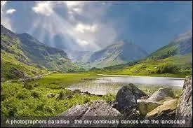 Dans quelle province irlandaise pourrez-vous contempler les splendides panoramas de l'Anneau du Kerry ?