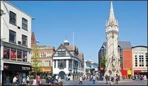 Dans quelle région d'Angleterre la ville de Leicester se situe-t-elle ?