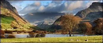 Lequel de ces Parcs Nationaux est situé au Pays de Galles ?