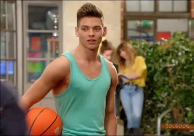 Comment s'appelait le personnage qu'il jouait dans "Joséphine ange gardien" ?