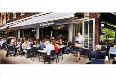 Nommé en l'honneur de Cocteau et situé dans la chic Outremont ce restaurant est aussi célèbre pour son réconfortant macaroni au fromage et autres plats ! Regardez la photo et dîtes moi le nom du restaurant.