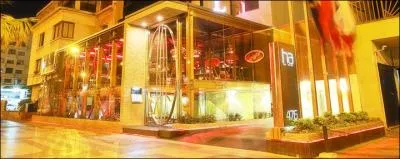 C'est un des meilleurs restaurants de cuisine asiatique de Montréal. Et son nom le clame par son interjection. C'est ?