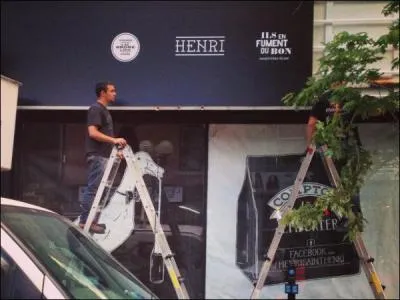 C'est le temple de la saucisse et des charcuteries. Son nom fait référence à la drogue, on peut y manger sur le pouce, un must pour tout amateur ! C'est le ?