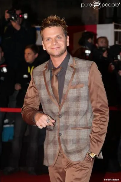 Combien de titres y a-t-il dans "Saltimbanque" ?