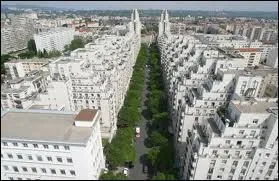 Située dans la banlieue de Lyon, Villeurbanne est une ville du département ...