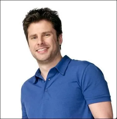 Dans la série "Psych : Enquêteur malgré lui", quel rôle est joué par James Roday ?