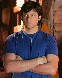 Dans la série "Smallville", il porte plusieurs noms, c'est...
