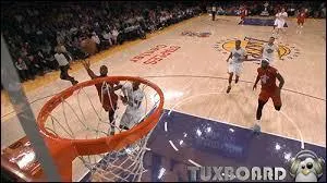 En basket, quelle action consiste à reprendre une passe en vol pour aller dunker ?