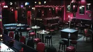 Dans la série True Blood, quel est le nom du bar à vampires dirigé par Eric ?