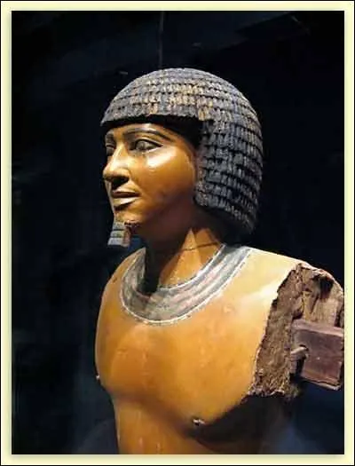 Il est l'auteur de maximes célèbres d'instruction morale d'une grande sagesse. Qui est ce prêtre de Maât, vizir du pharaon Djedkarê Isesi sous la Ve dynastie ?
