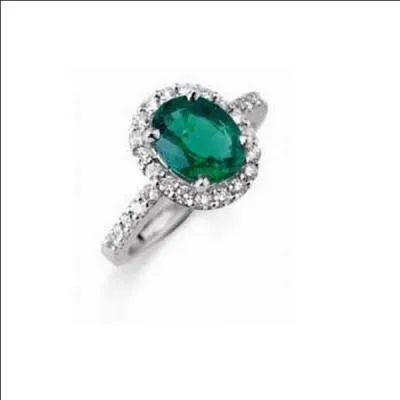 Quel est le nom de cette magnifique pierre verte ?