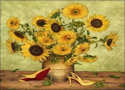 Quel créateur de chaussures utilise les tournesols en tableau de présentation de ce modèle ?