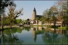Voici l'église Saint-Nicolas, dans la commune centriste de Brezolles. Elle se trouve dans le département ...
