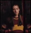 Laquelle de ces demoiselles venant de Gryffondor toucha un collier ensorcelé dans le sixième volet de la saga ?