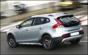 Cette voiture est une ...