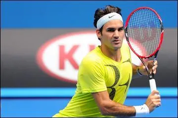 Dans ces tournois, combien de fois est-il battu en finale ?