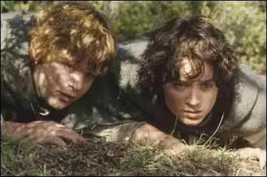 Combien de kilomètres parcourent Frodon et Sam pour aller à Foncombe ?