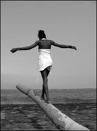 Le cervelet permet de g&eacute;rer l'&eacute;quilibre du corps et :