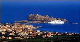 Nous partons à la découverte de l'Ile Rousse. Pour cela nous devons nous rendre en région ...