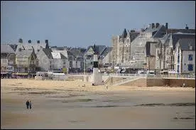 Nous allons nous détendre à Quiberon, ville bretonne située dans la presqu'île du même nom. Nous partons pour le département ...
