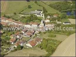 Le village Meusien de Ranzières se situe en région ...