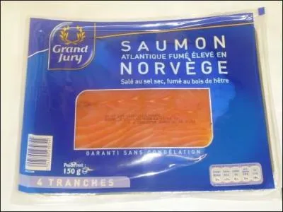 Pourquoi la chair des saumons de l'Atlantique (espèce la plus classique des pisciculture) est-elle rose à l'état sauvage ?