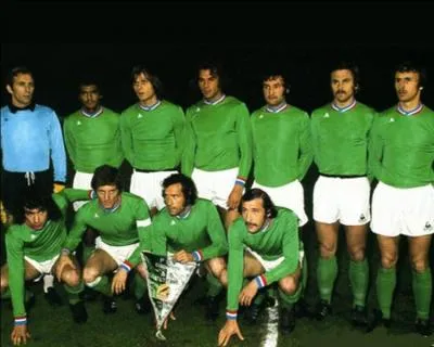 Le 12 mai, l'A.S. Saint-Etienne échoue en finale de la Coupe des clubs champions européens. Quel était l'autre club finaliste.
