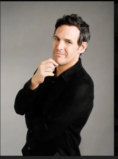 Avec qui Jade sort-elle dans la saison 3 ?