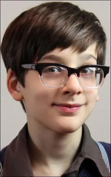 Qui incarne le fils de Lysa Tully ?