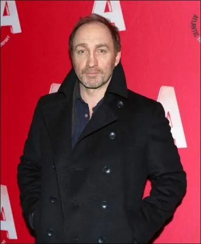 Qui est cet acteur qui incarne Roose Bolton ?