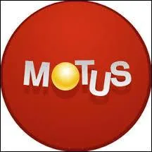 Qui présente l'émission "Motus" sur France 2 ?