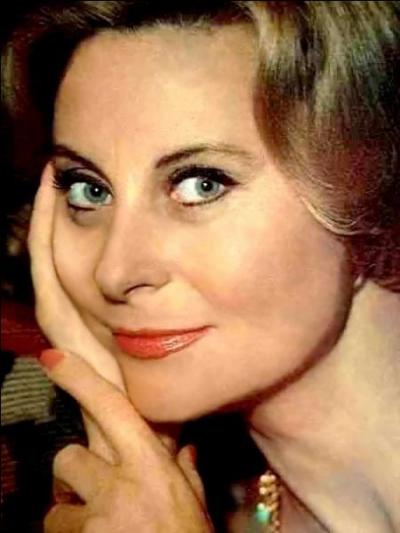 Le 29 février 1920 : naissance de ..., actrice française mise en vedette dans le film "Le Quai des brumes" avec Jean Gabin, Michel Simon et Pierre Brasseur.