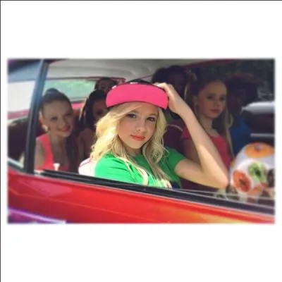 Quel est le titre du clip vidéo représenté sur cette photo ?