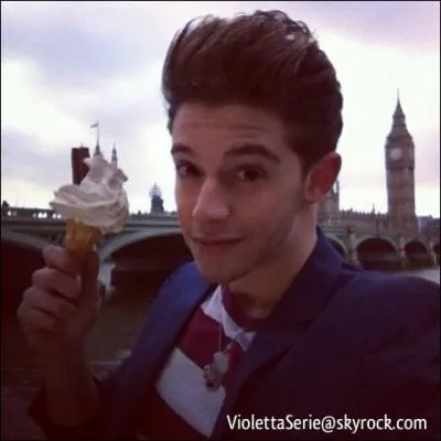 Quelle est la nationalité de Ruggero Pasquarelli (Federico) ?