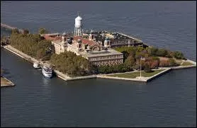 Durant la Seconde Guerre mondiale, que devint l'île ?