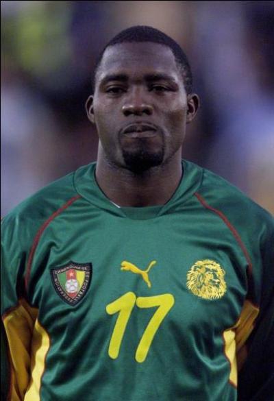 Le 26 juin 2003, un footballeur, lors d'un match, s'écroule sur le terrain du stade de Gerland, à Lyon, il décèdera quelques minutes plus tard !