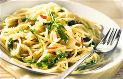 "Como los espaguetis" veut dire :