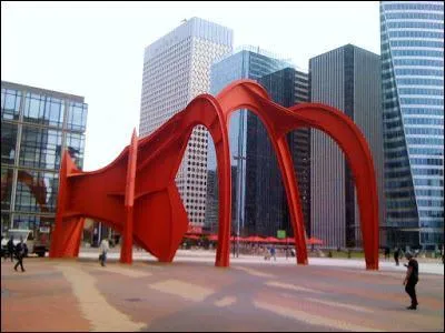 On lui attribue l'invention du mobile artistique. Il créa aussi des stabiles comme l'Araignée Rouge de la défense.