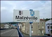 Nous entrons dans la ville de Malzéville. Commune de la banlieue de Nancy, elle se situe dans le département ...